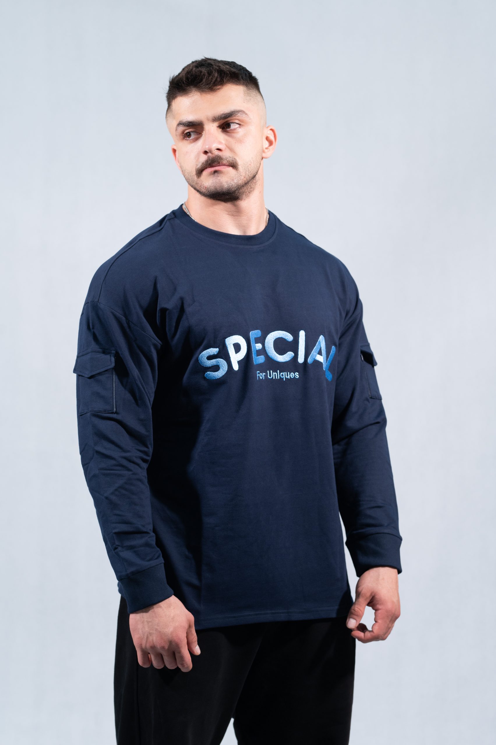 آستین بلند سرمه ای مدل «بلوبری یخی»